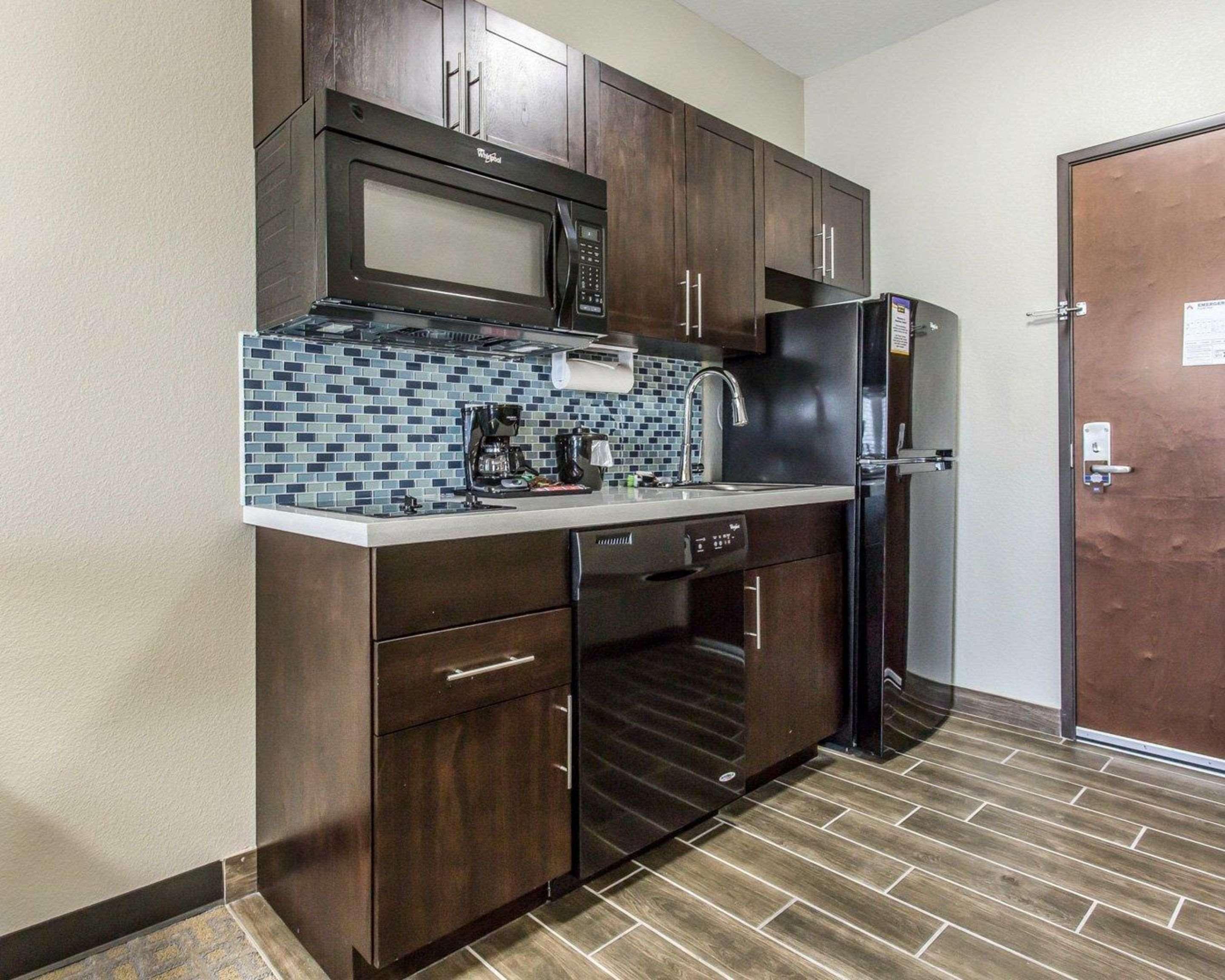 Mainstay Suites Midland Zewnętrze zdjęcie