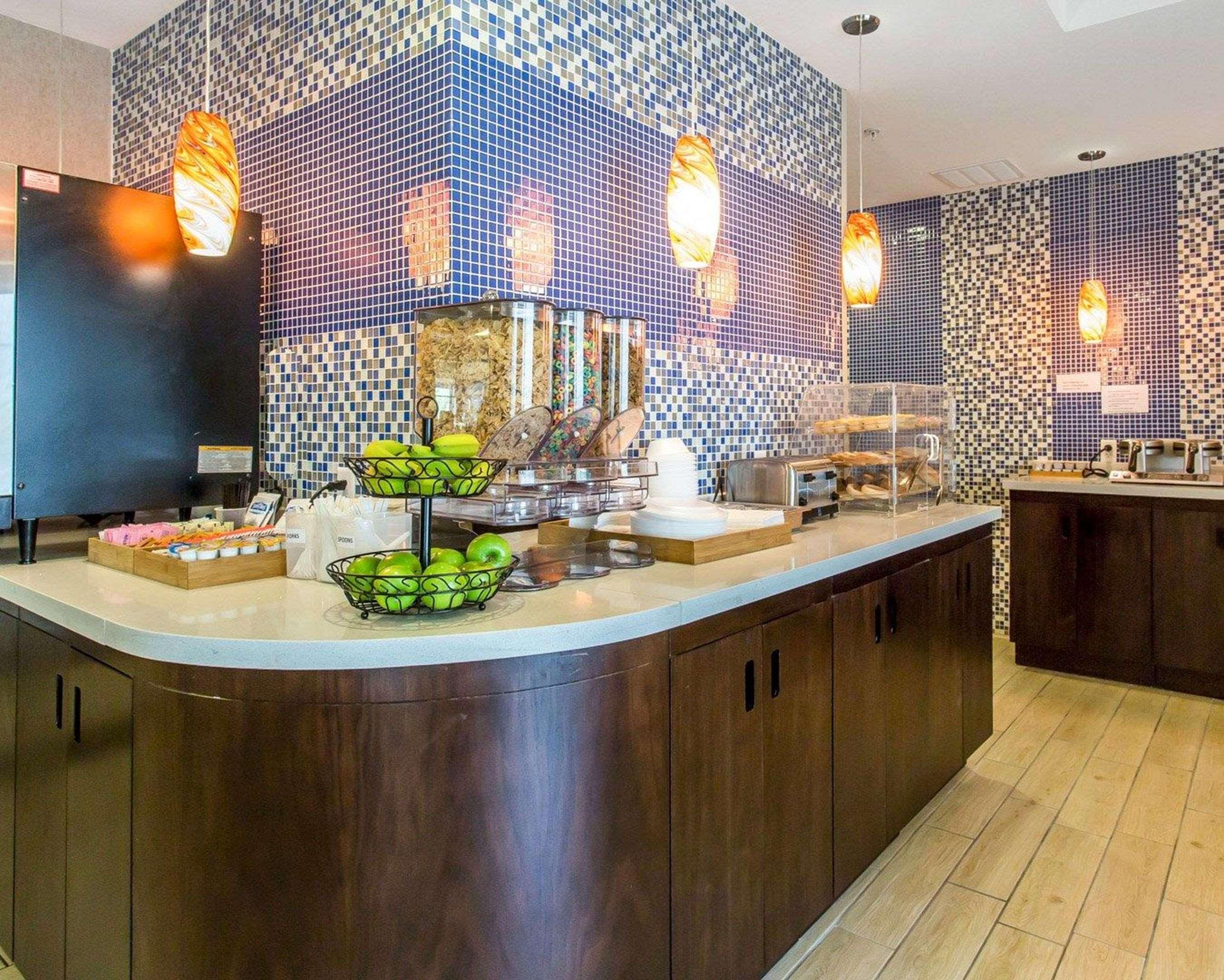 Mainstay Suites Midland Zewnętrze zdjęcie