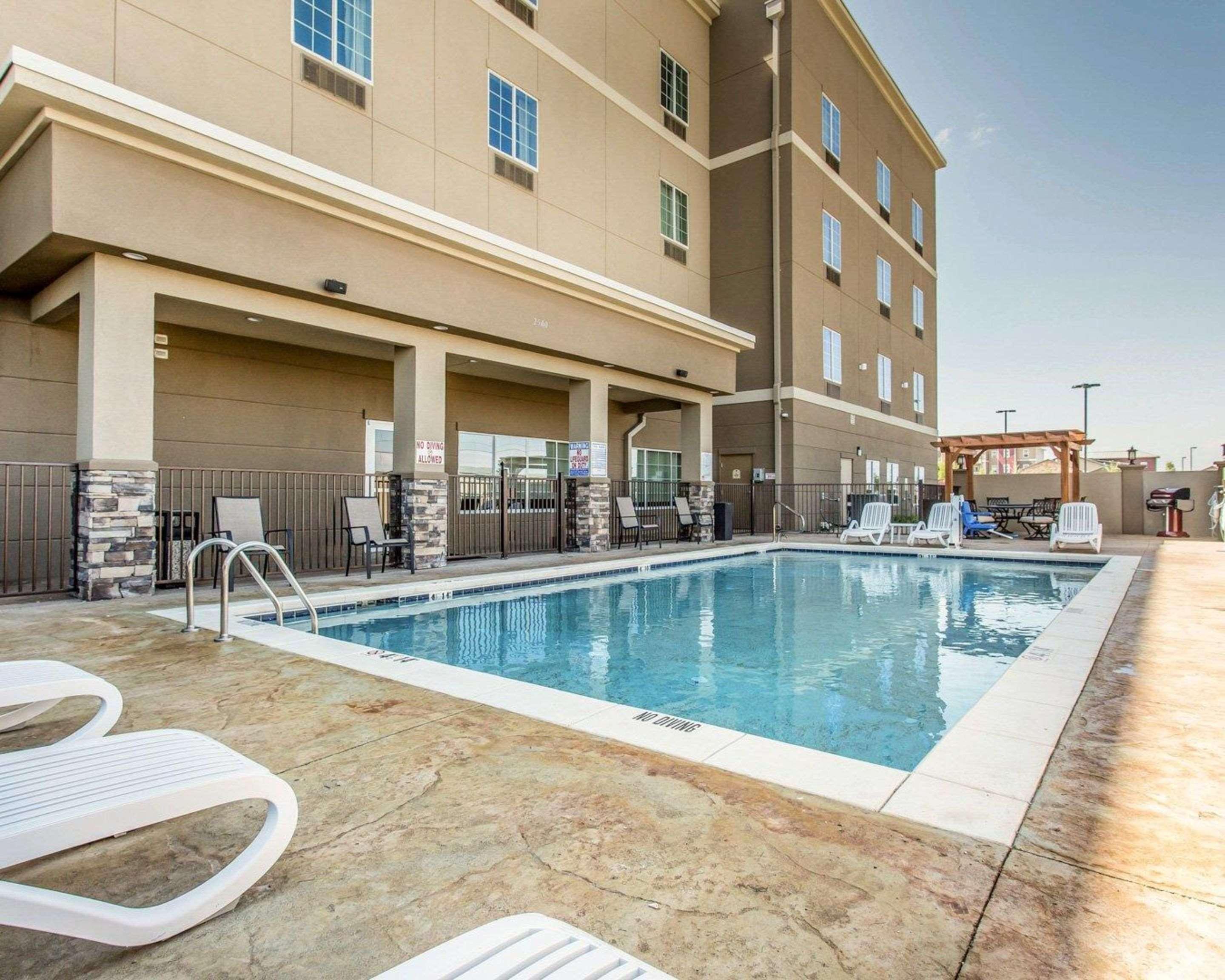 Mainstay Suites Midland Zewnętrze zdjęcie
