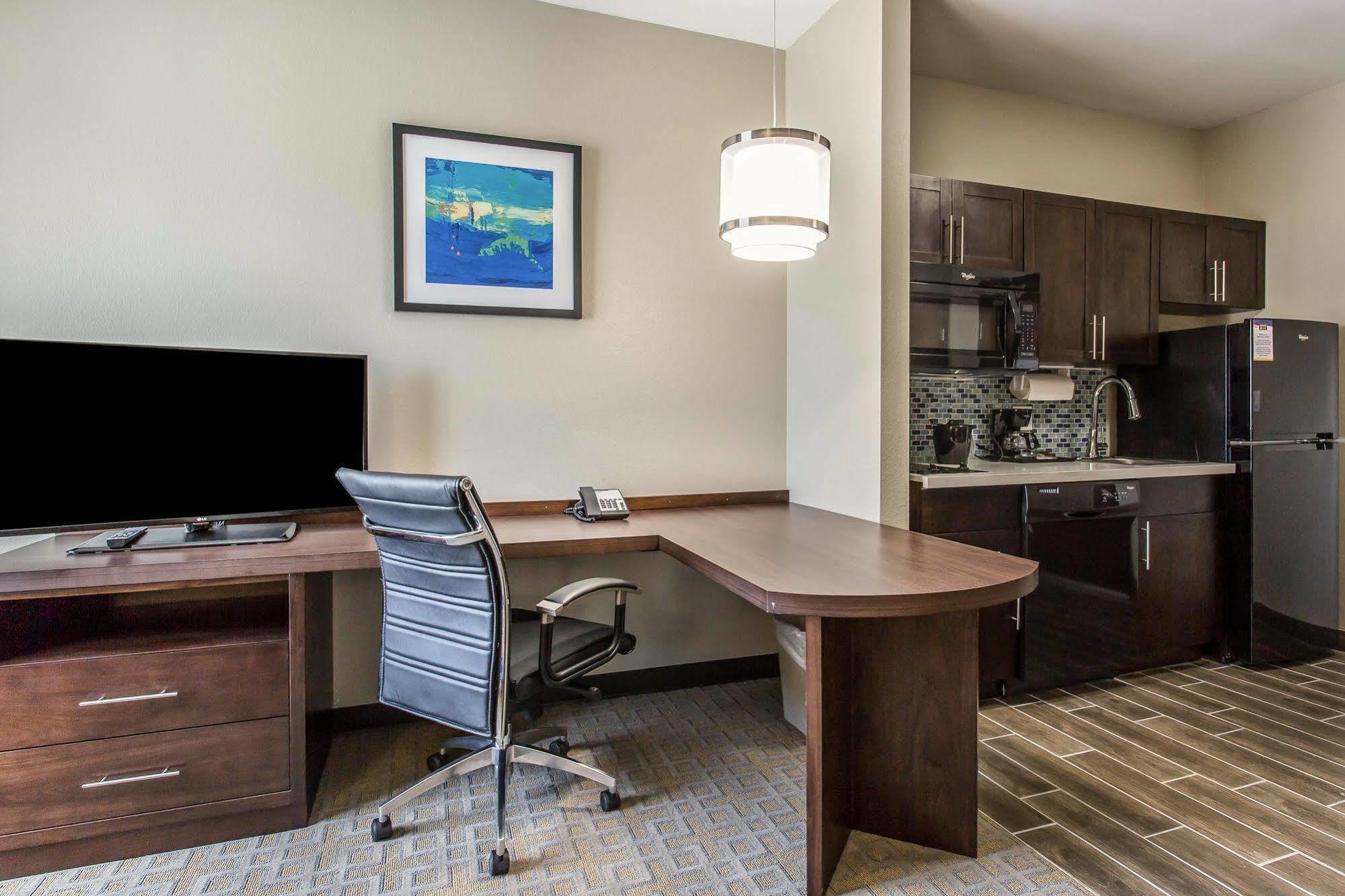 Mainstay Suites Midland Zewnętrze zdjęcie