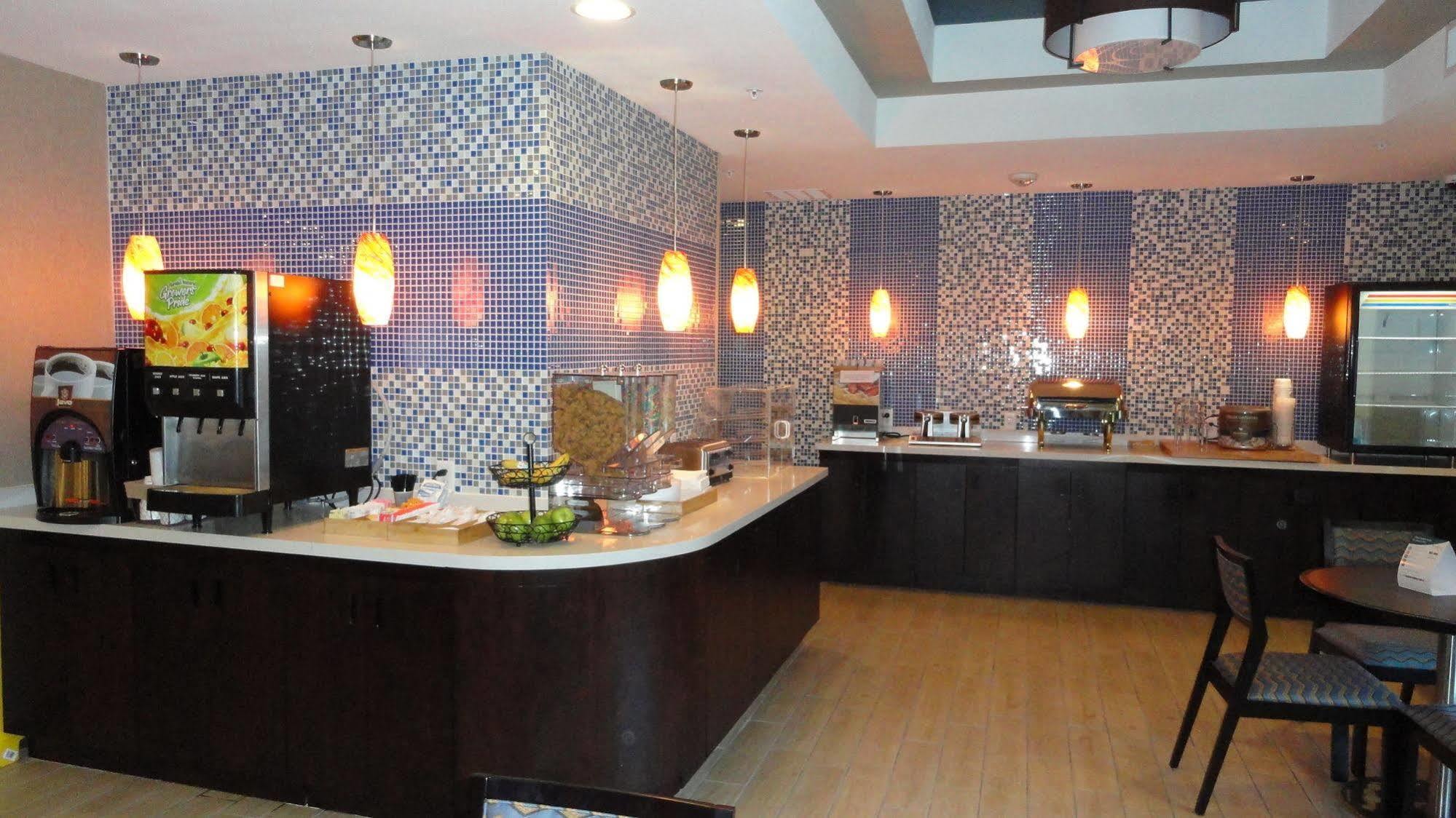 Mainstay Suites Midland Zewnętrze zdjęcie