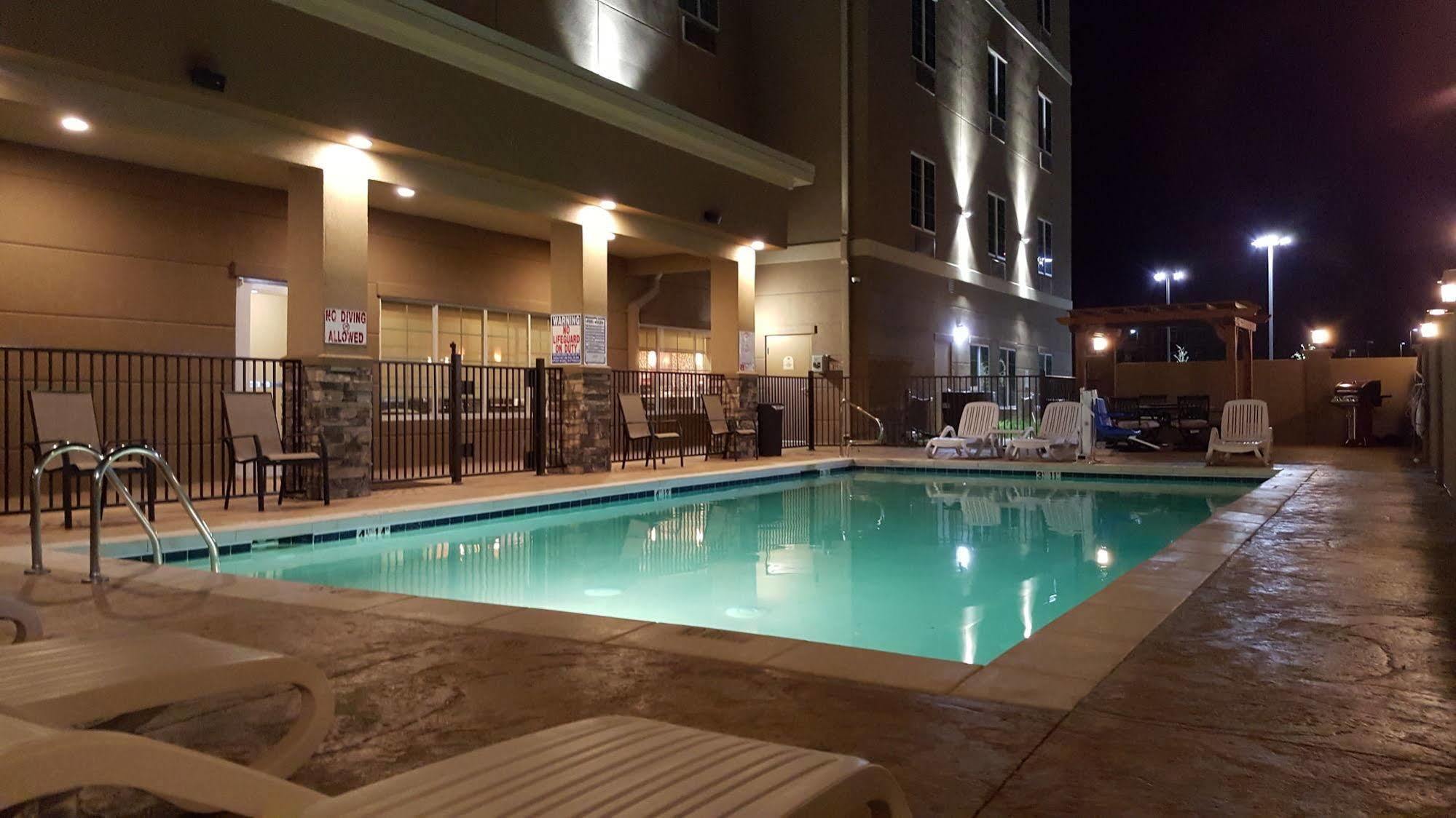 Mainstay Suites Midland Zewnętrze zdjęcie
